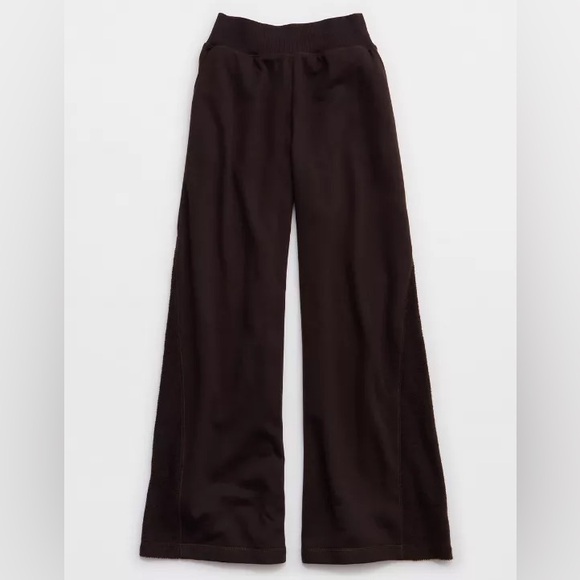 Aerie Après-Chill Sweatshirt and Trouser Set - Picture 4 of 7